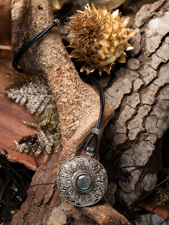 Halskette «Amulette Wise» von CORAZON