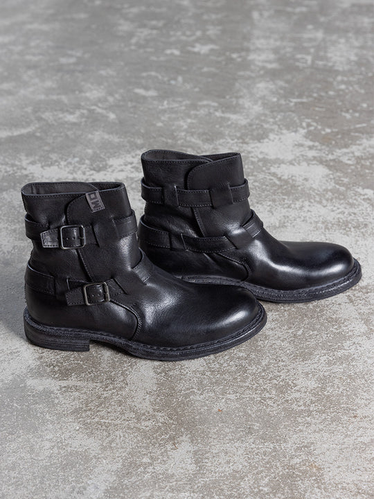 Stiefelette von MOMA