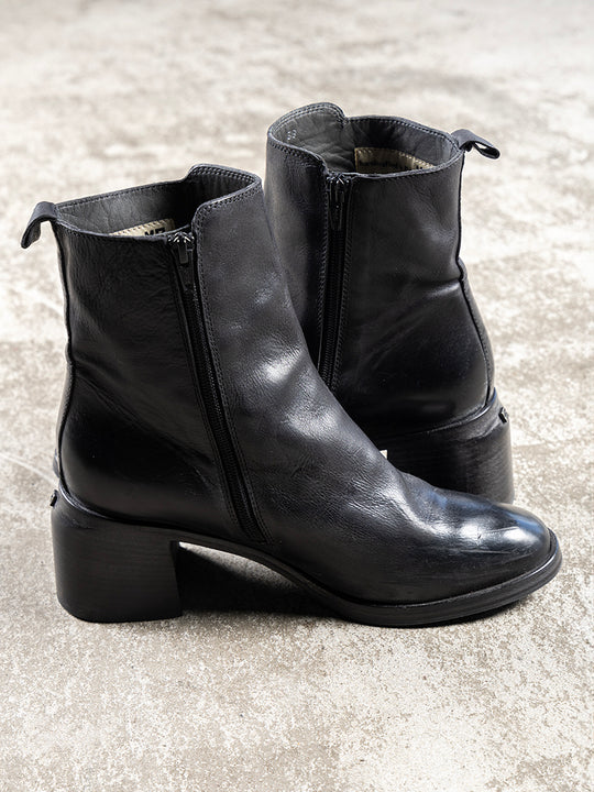 Stiefelette von MOMA