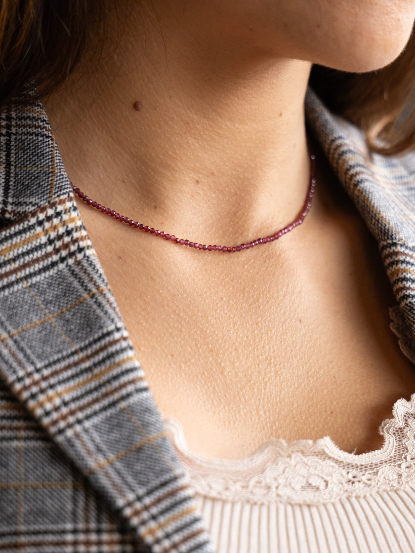 Halskette «Finello Granat gold» von CORAZON