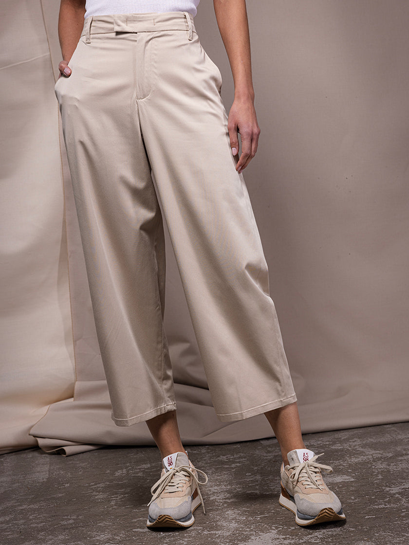 Hose von 9AM BY DOLORES