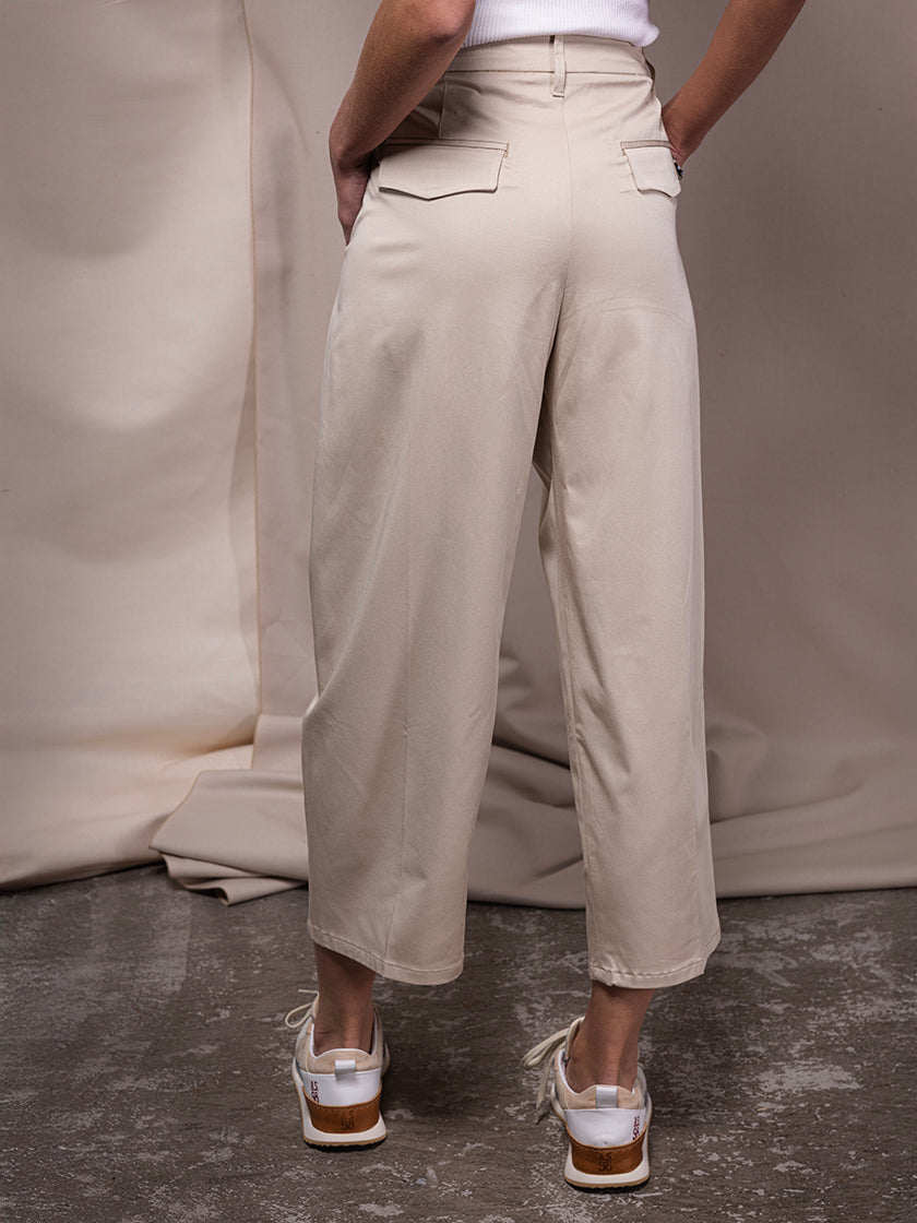 Hose von 9AM BY DOLORES