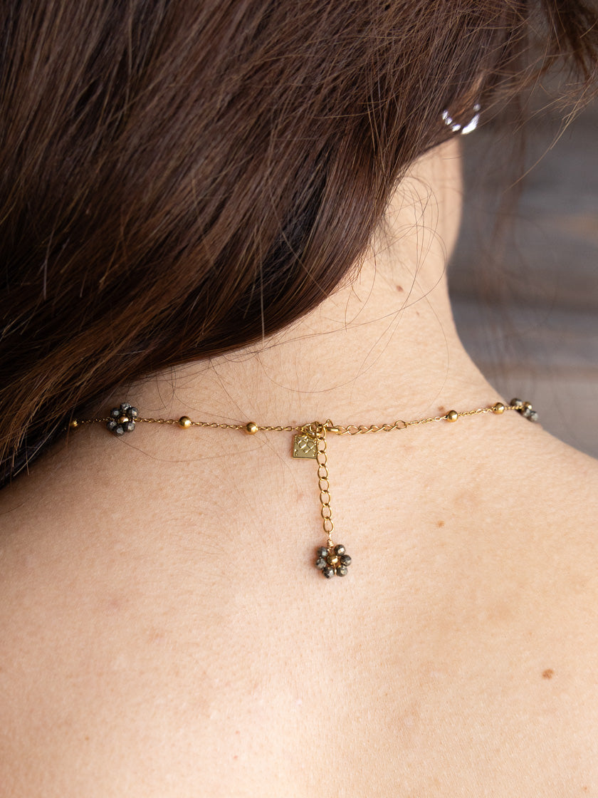 Halskette «Little Flower grau» von CORAZON