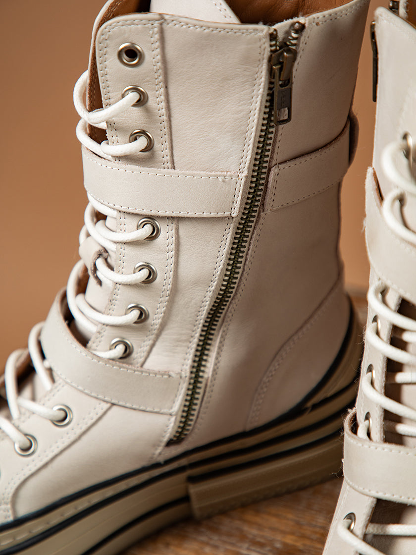 Sneaker «High» von REBECCA WHITE