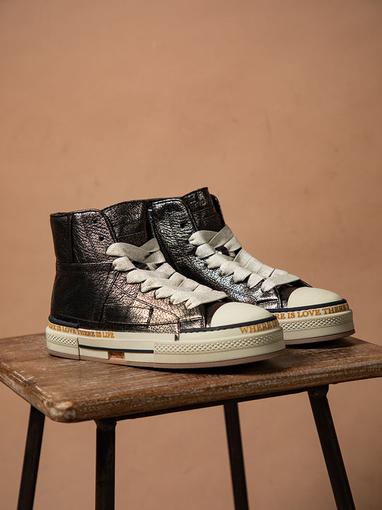 Sneaker High von REBECCA WHITE