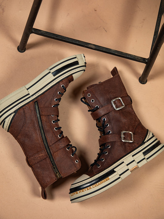 Sneaker High von REBECCA WHITE