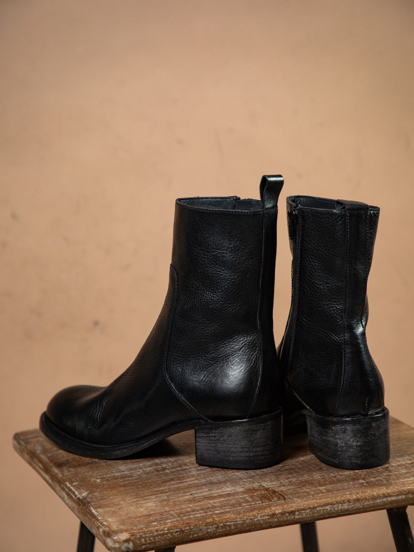 Stiefelette von MOMA