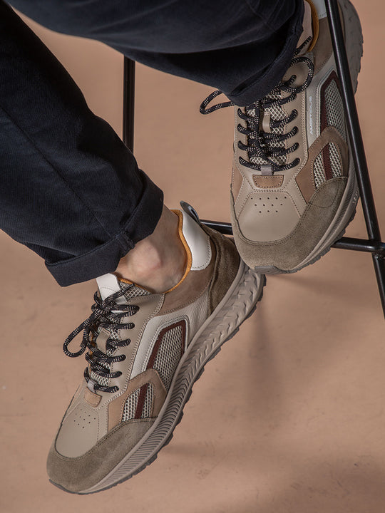 Sneaker von AMBITIOUS