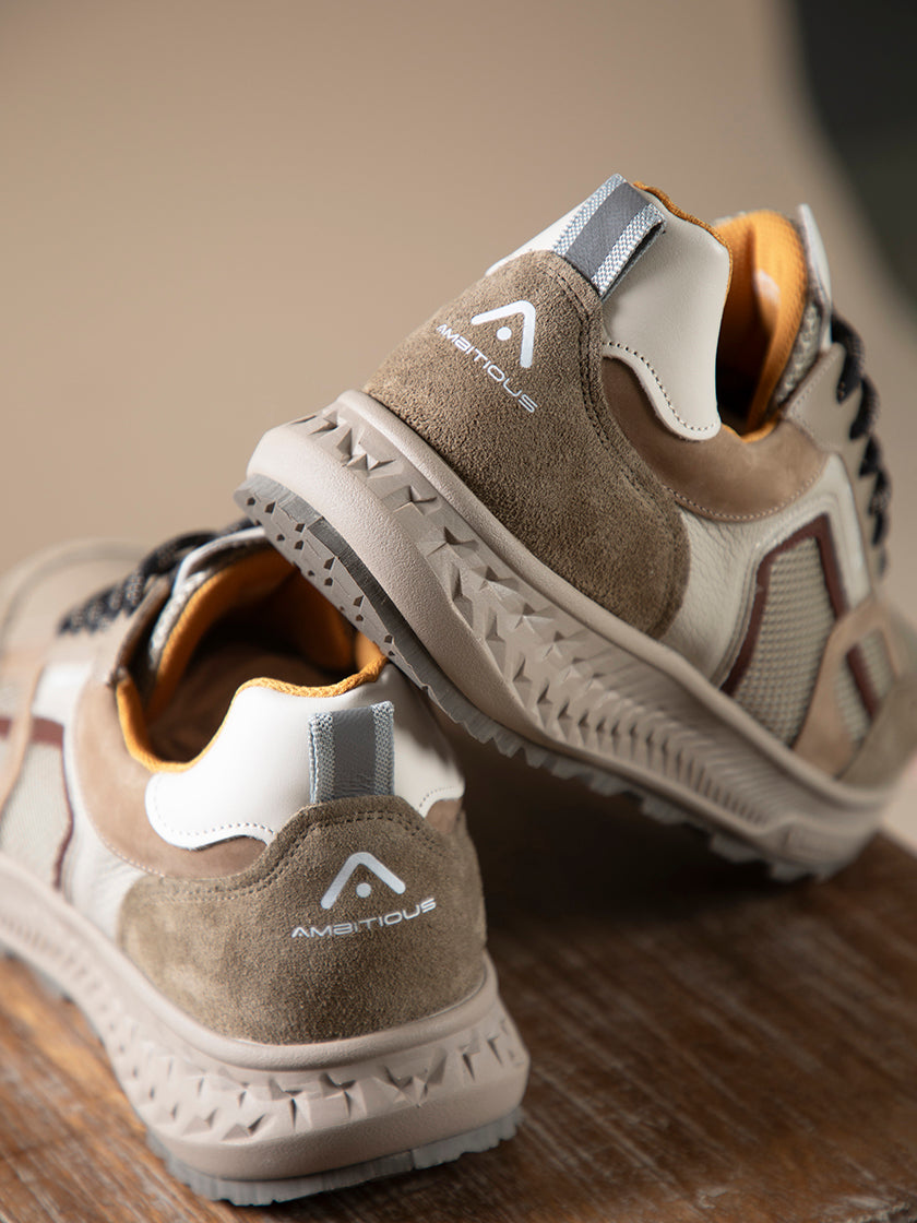 Sneaker von AMBITIOUS