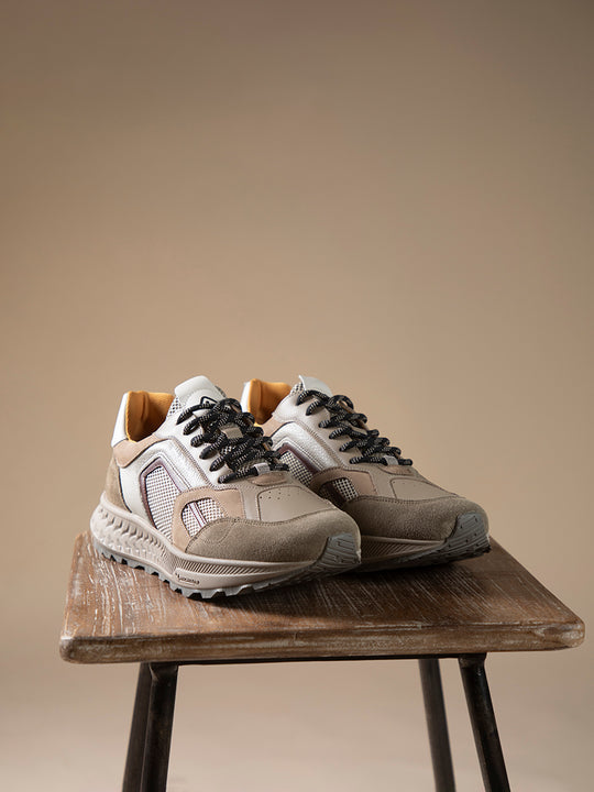Sneaker von AMBITIOUS