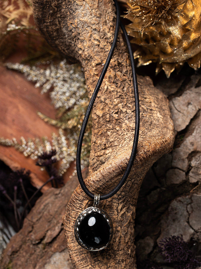 Halskette «Stone and Leather» von CORAZON