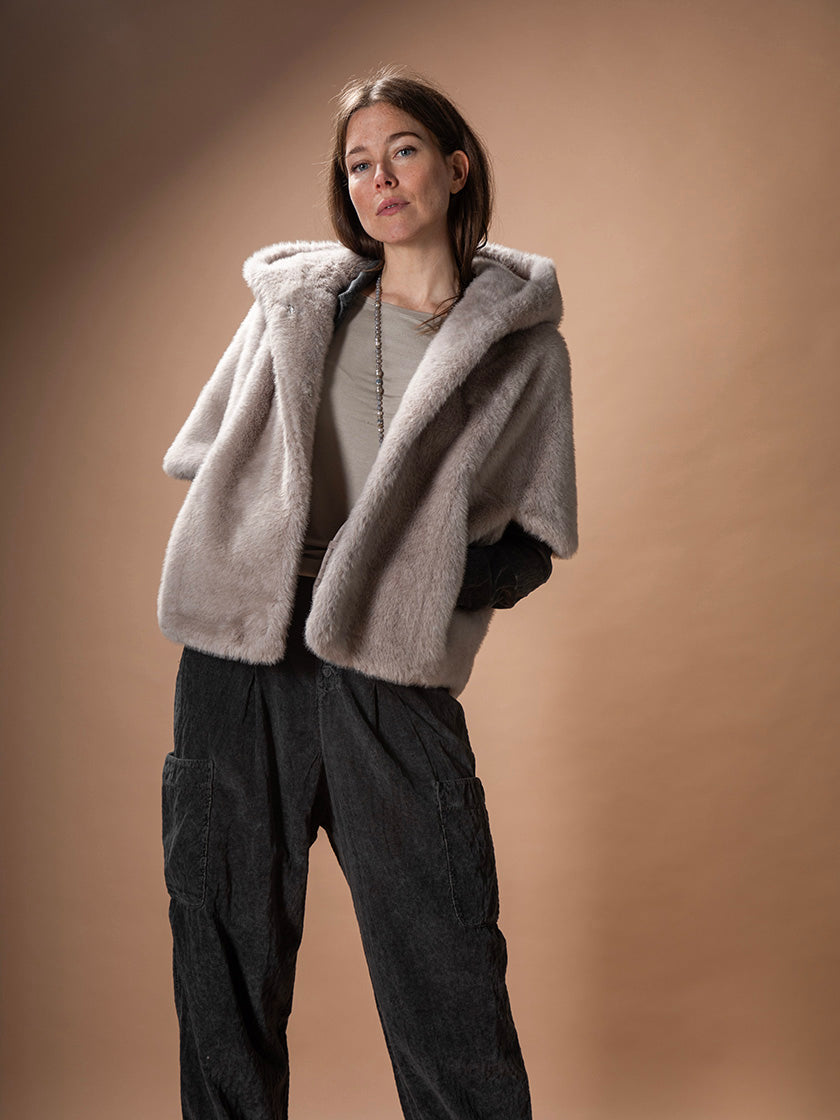 Cape «Leonie» von MYAE