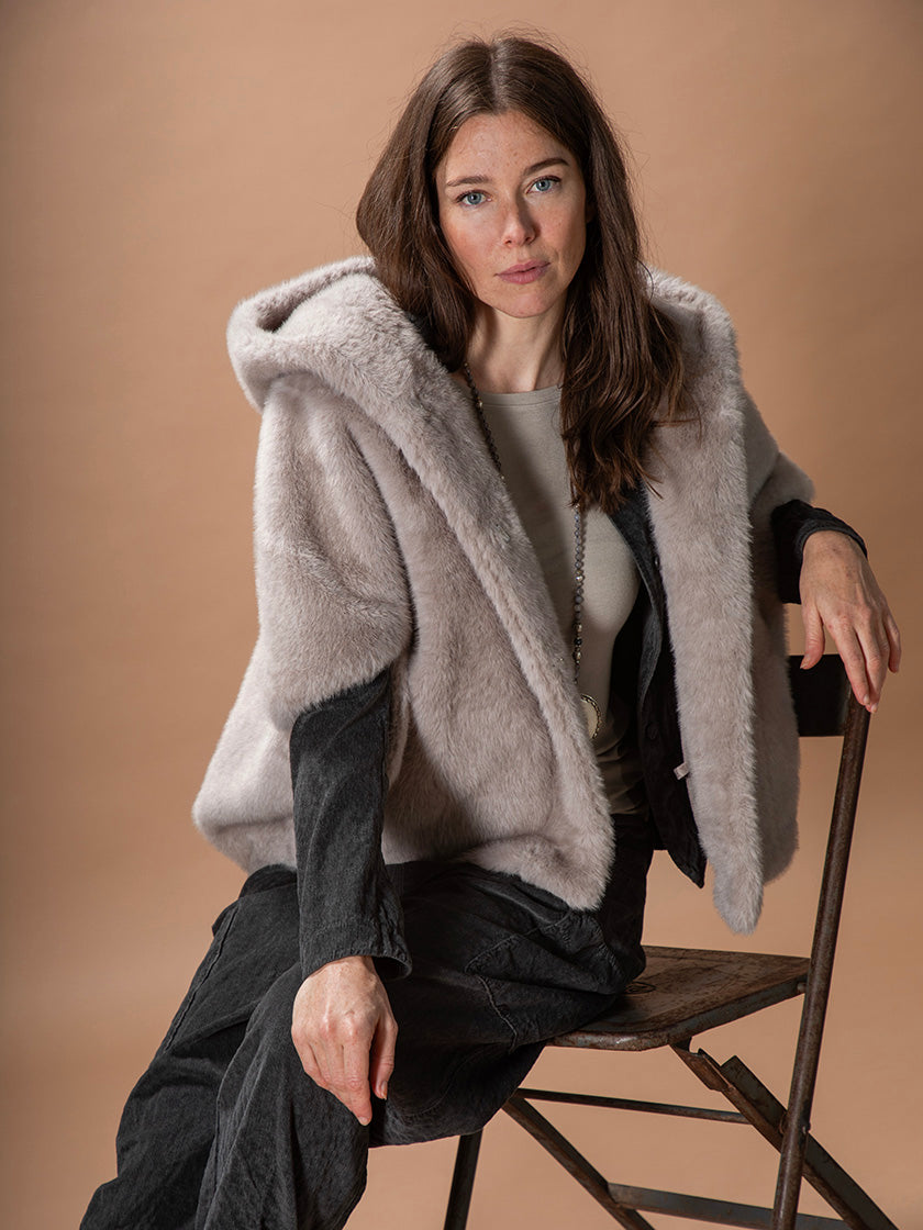 Cape «Leonie» von MYAE