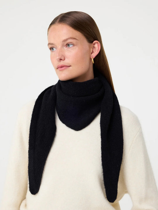 Schal «Tricja» von KNIT-TED