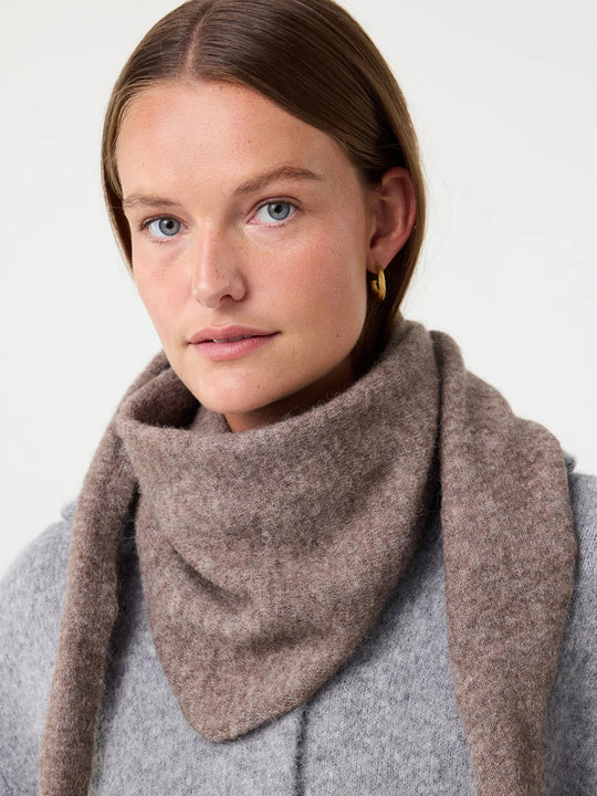 Schal «Tricja» von KNIT-TED