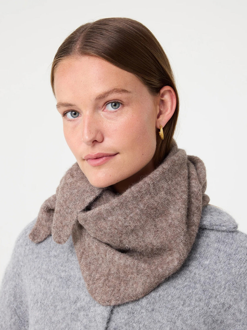 Schal «Tricja» von KNIT-TED
