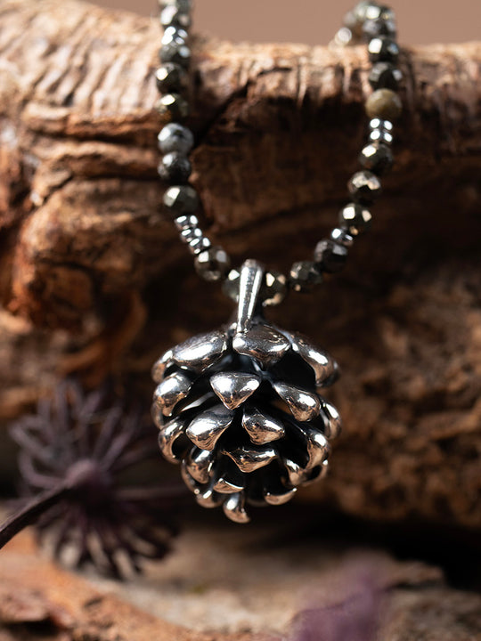 Halskette «Pinecone» von CORAZON