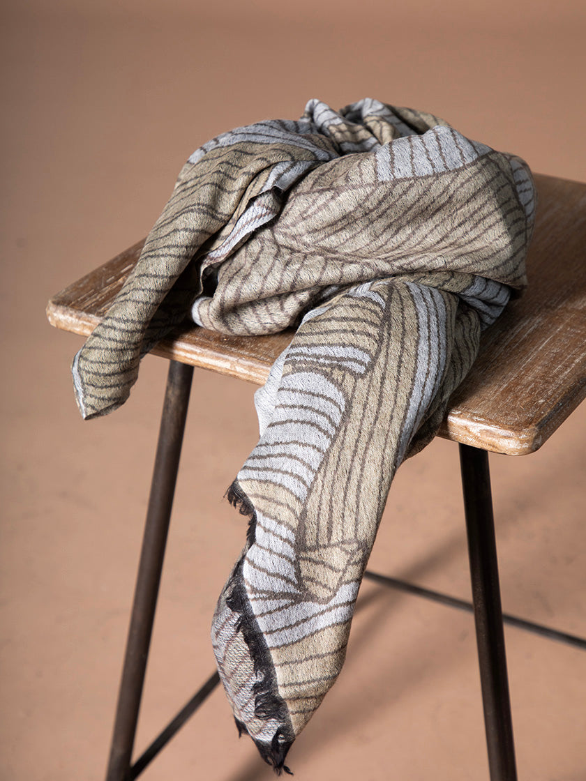 Wollschal «Two Sides Leafes» von AHMADDY