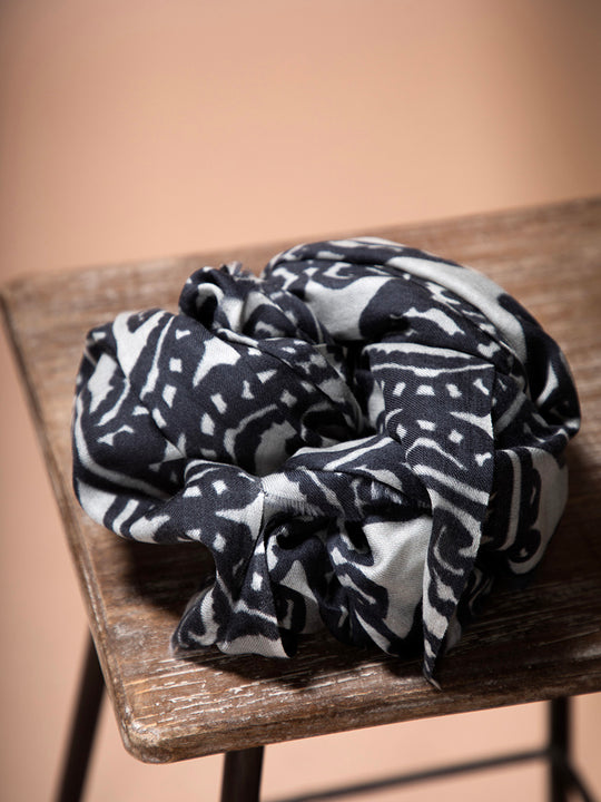 Wollschal «Ornament» von AHMADDY