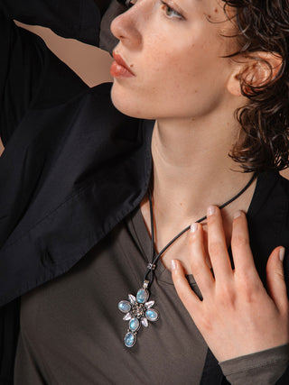 Halskette «Cross and Leather» von CORAZON