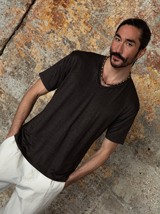 T-shirt « col en V » de DANIELE FIESOLI