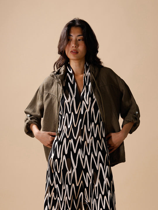 Veste en lin à capuche de la marque INTUITION PARIS
