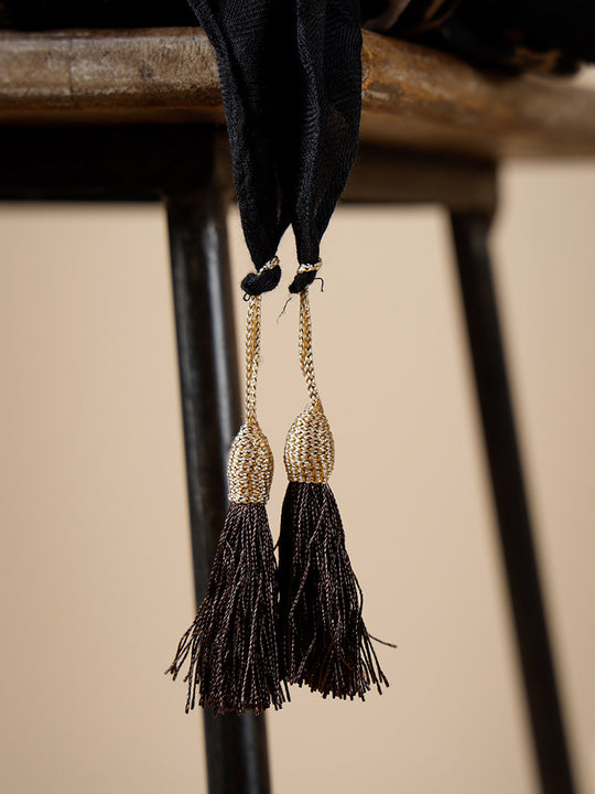 Schal «Karré Pompon» von JDF CREATION