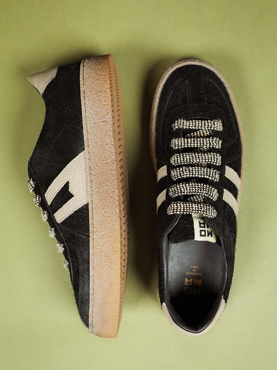 Sneaker von MOMA
