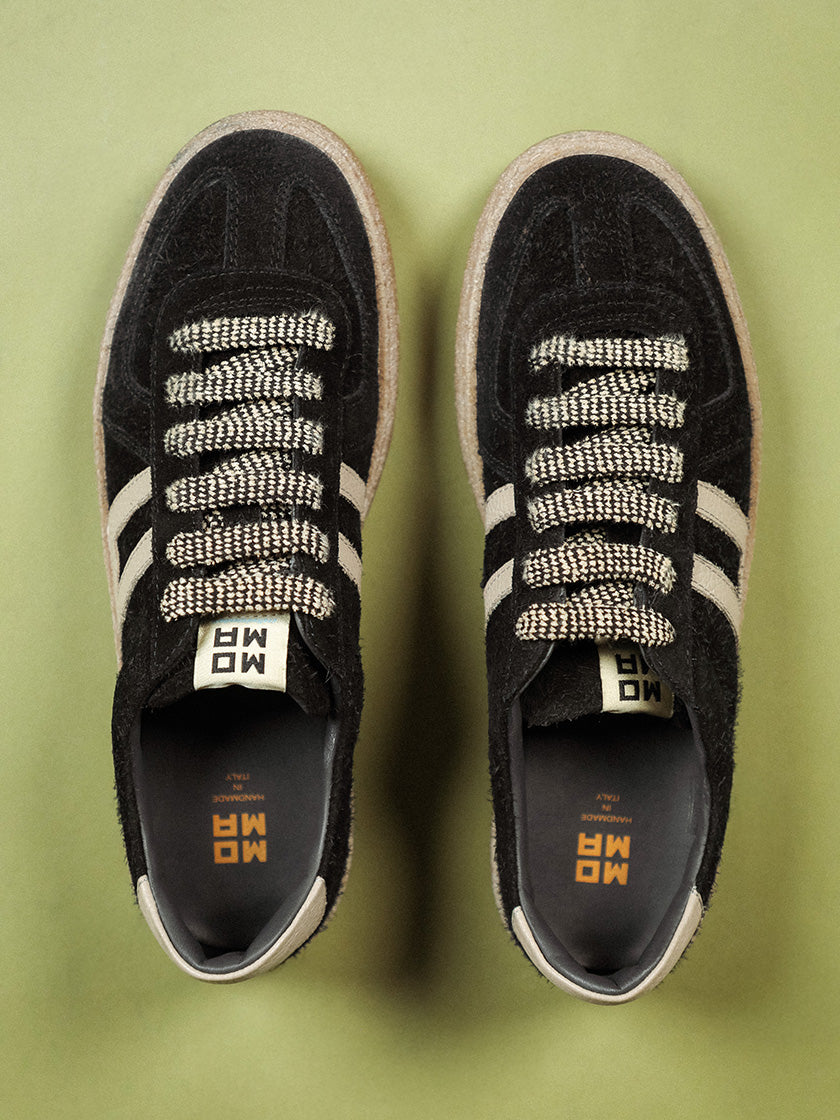 Sneaker von MOMA