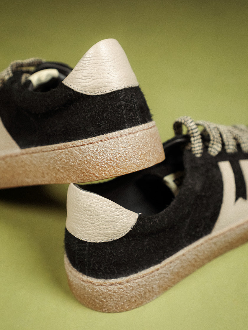 Sneaker von MOMA
