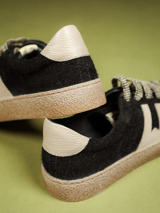 Sneaker von MOMA
