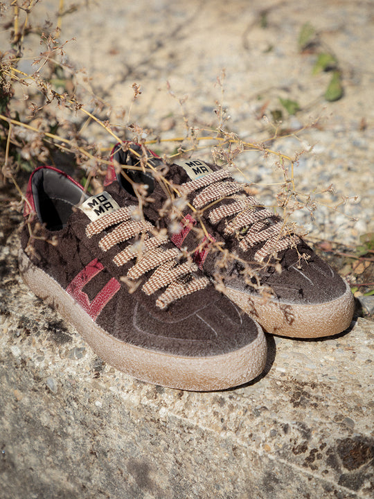 Sneaker von MOMA