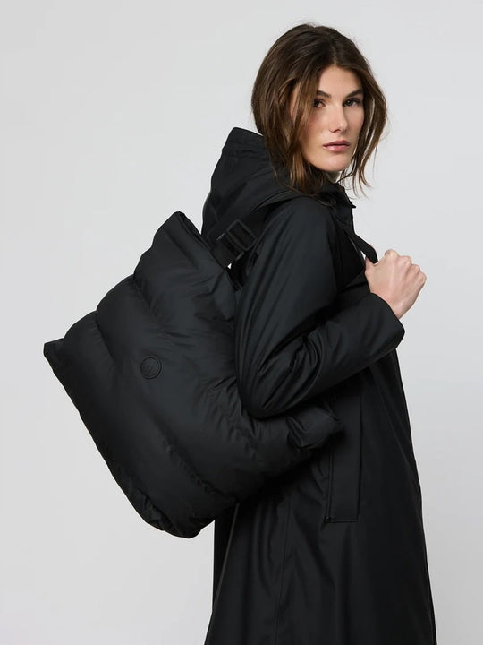 Regentasche «Hrim» von Tantä Rainwear