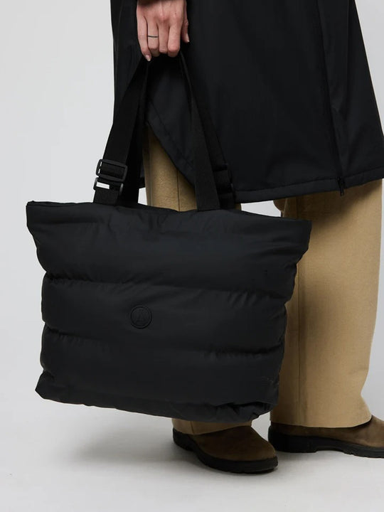 Regentasche «Hrim» von Tantä Rainwear