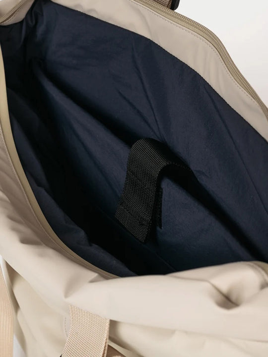 Regentasche «Hrim» von Tantä Rainwear