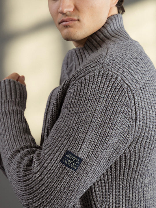 Strickjacke von PETROL