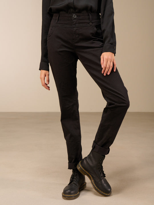 Pantalon « Tapered Long » de NILE